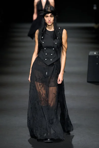 Look 35